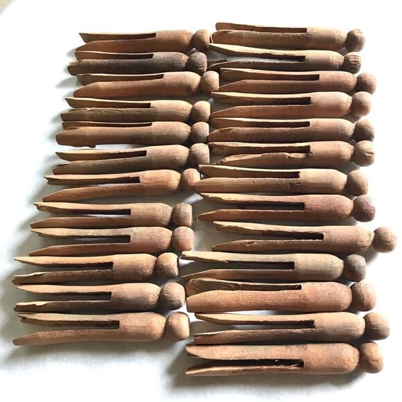 Vintage Weathered All Wood Round Top Push Clothespins (25) - Picture 3 of 16